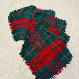 Vintage Plaid Christmas Napkins & Mats – Set of 8